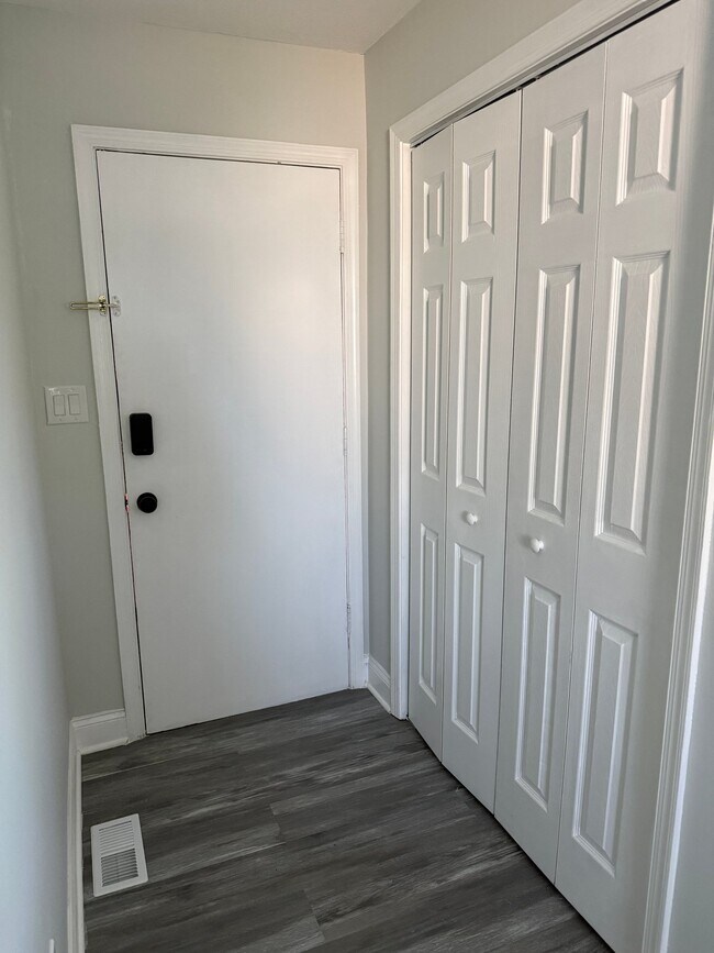 Foto del edificio - 5511 Henderson Way