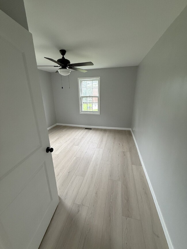 Building Photo - 2 bedrooms in the heart of Dearington