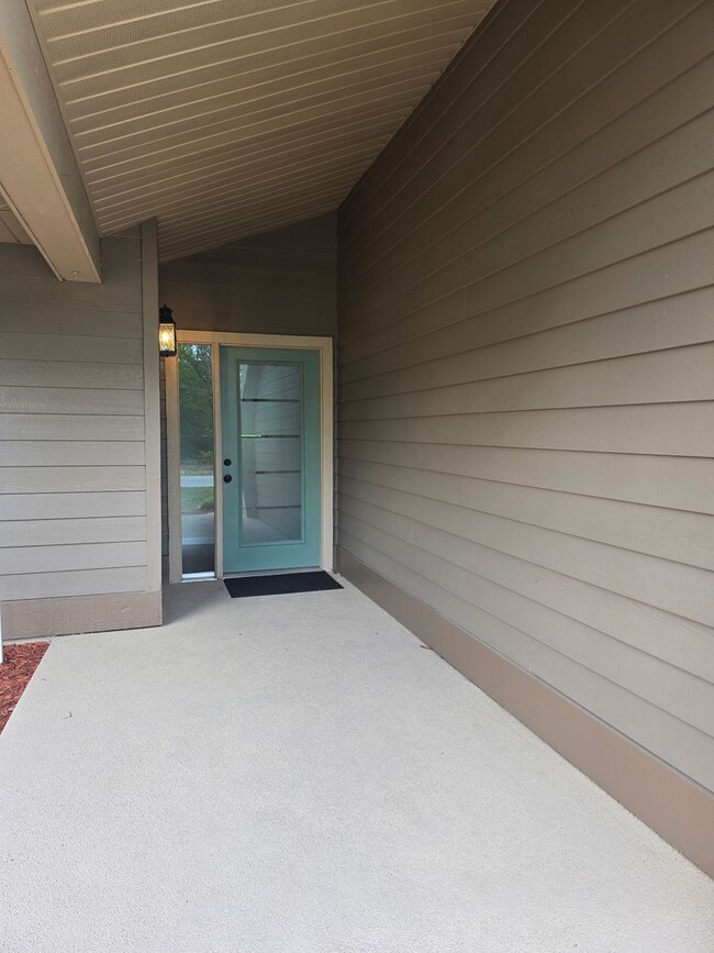 Building Photo - Gorgeous and Huge 2/2/2 in Sugarmill Woods!!!
