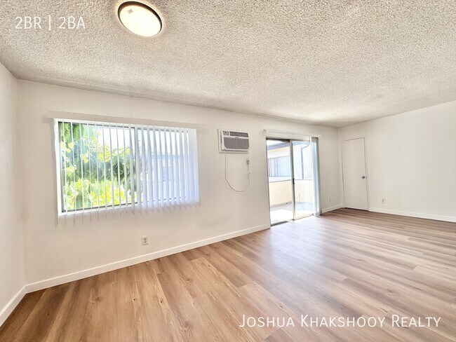 Foto del edificio - 5303 Newcastle Ave