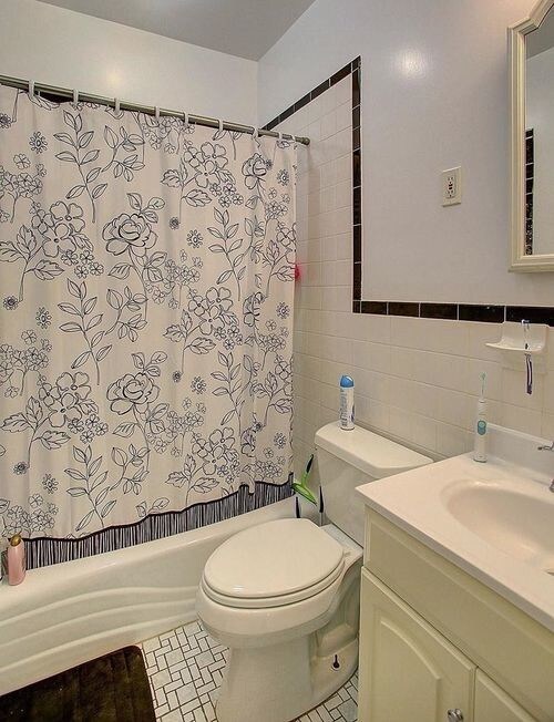Building Photo - 137 W 72nd St