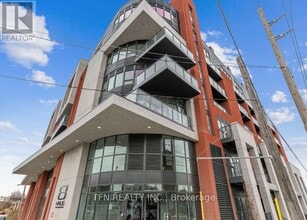 Building Photo - 2433-2433 Dufferin St