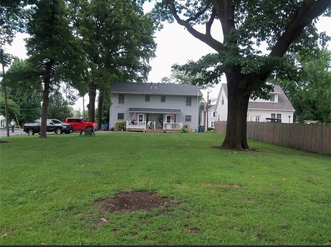 Back Yard - 412 Short St