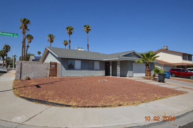 Building Photo - 208 Windsong St