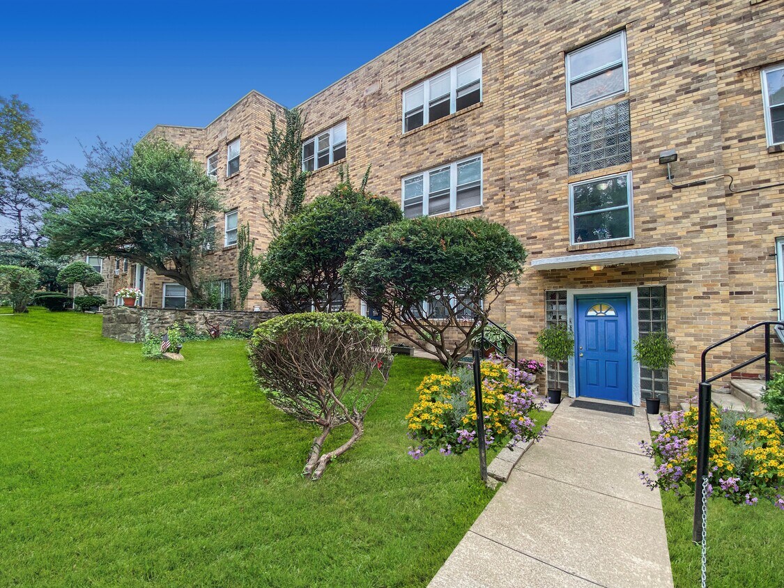 Primary Photo - 5788 Blakemore St