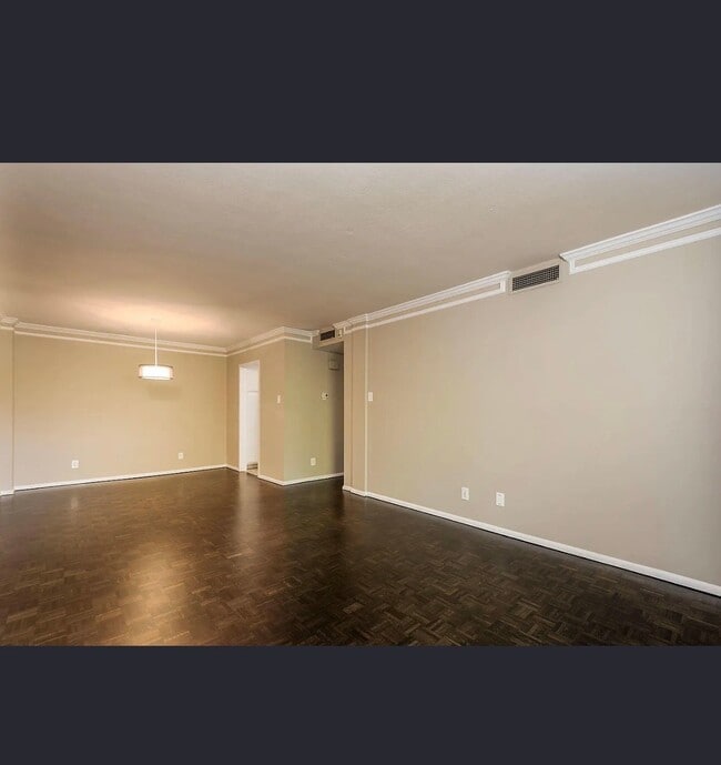 Building Photo - 1400 Kenesaw Ave