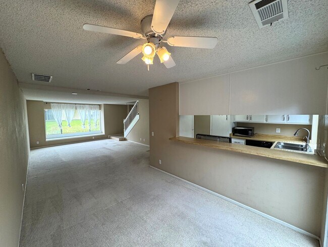 Building Photo - 7313 Unicorn Cir