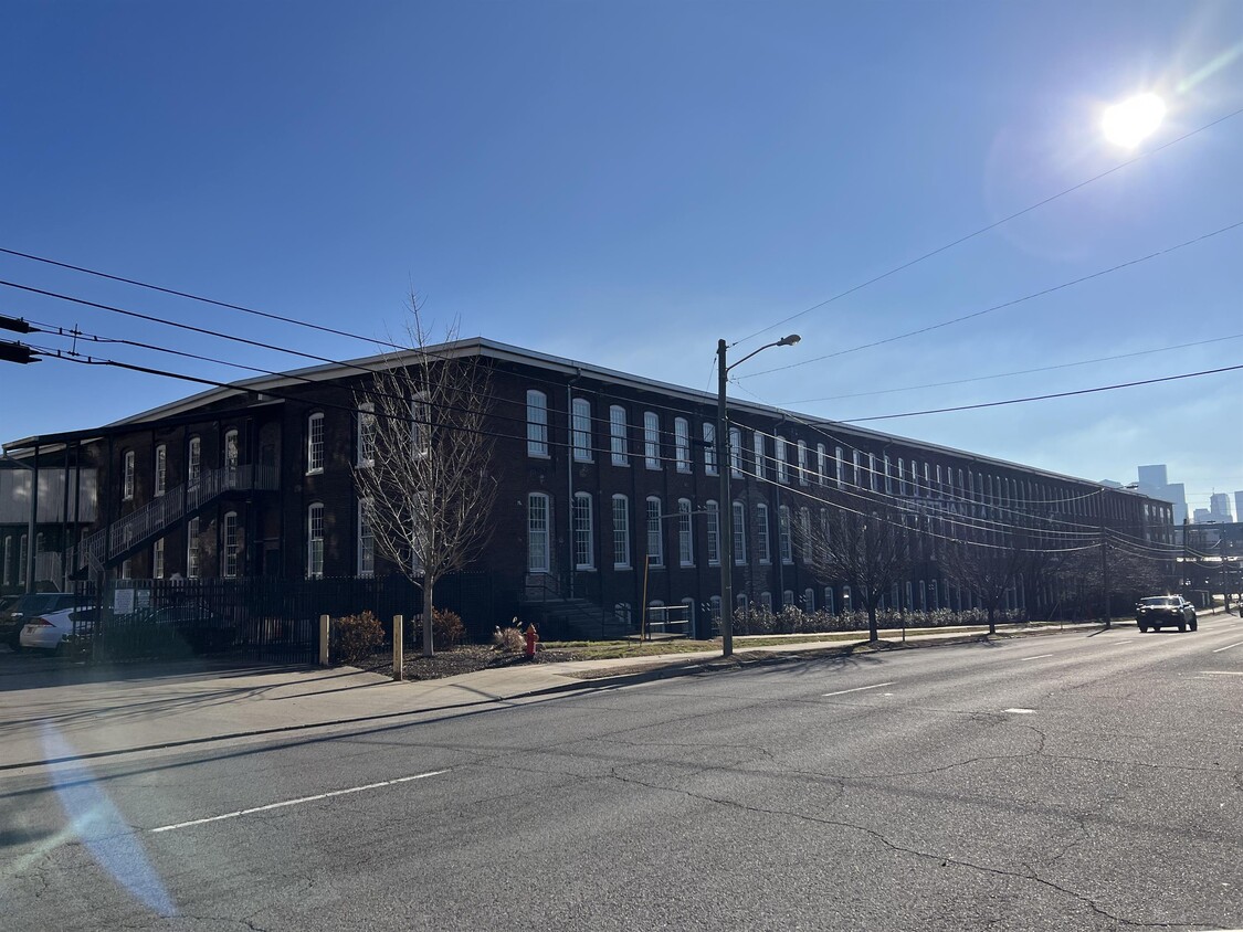 Primary Photo - 1400 Rosa L Parks Blvd