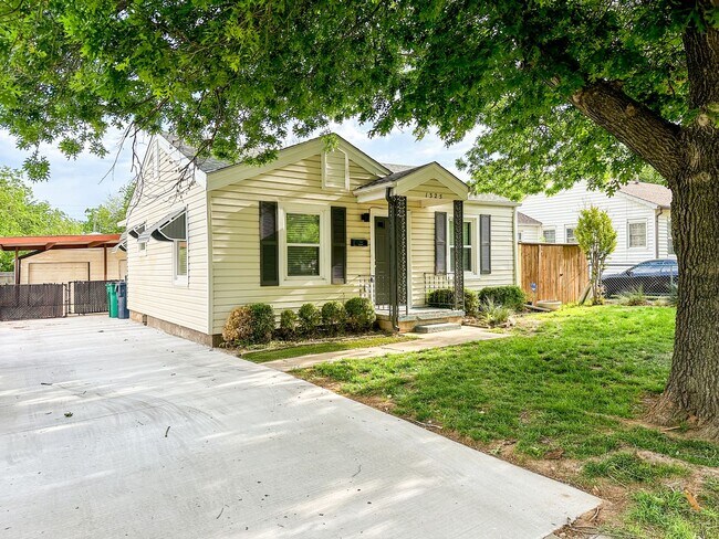 Building Photo - ***Lease Pending***