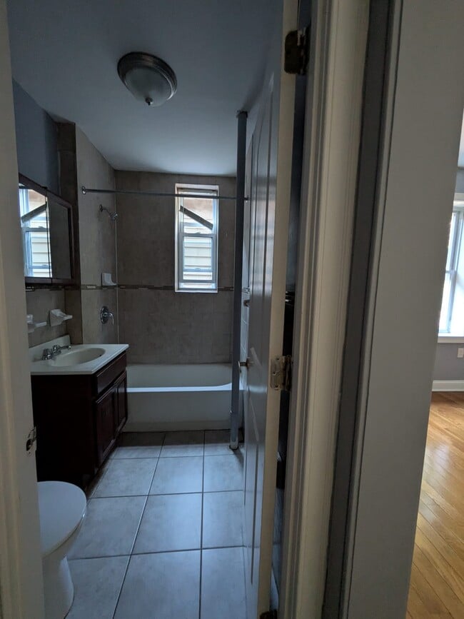 Building Photo - 39 W 29th St