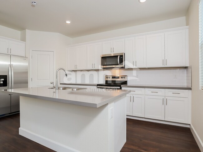 Building Photo - 6517 Enlightenment Dr