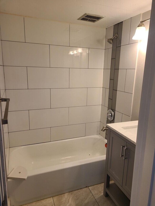 Foto del edificio - 1422-1428 E 17th