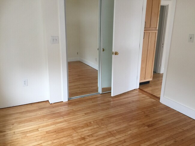 Bedroom 1 - 53 Woburn St