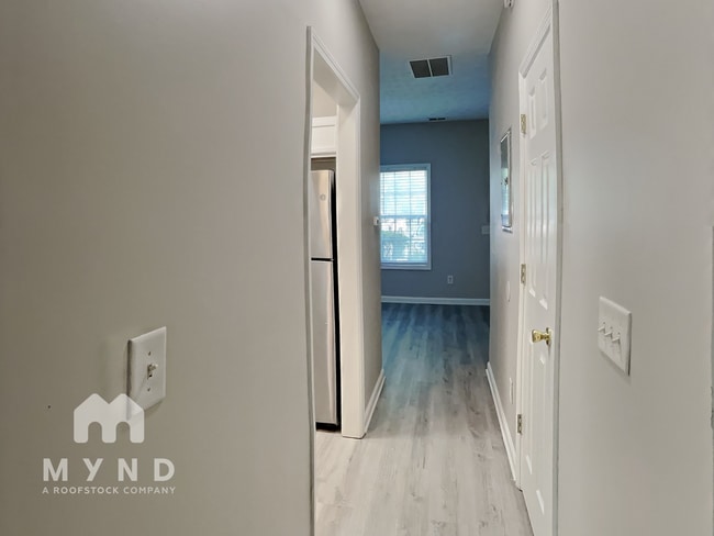 Building Photo - 857 Glynn Oaks Dr