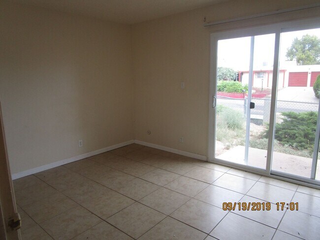 Foto del edificio - 906-906 Los Reyes Ct SE