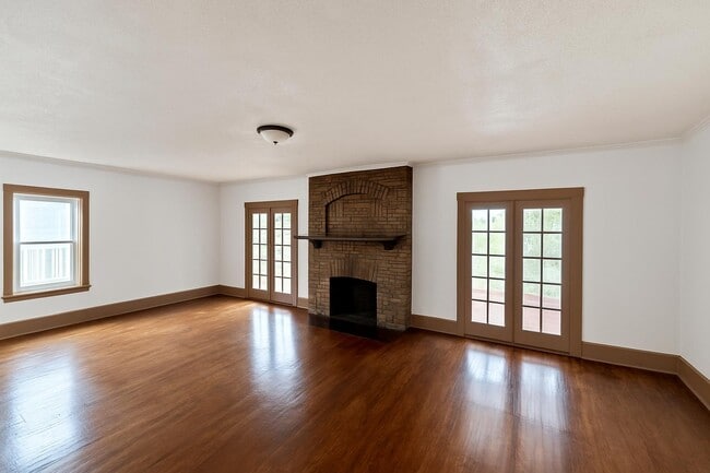 Building Photo - 713 Onondaga Ave