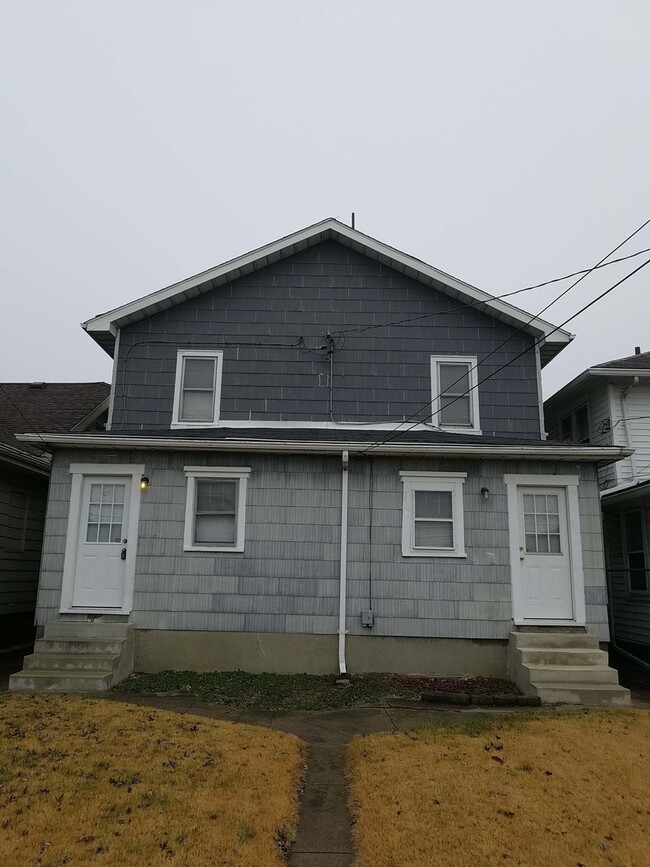 Building Photo - 1704-1706 Huffman Ave