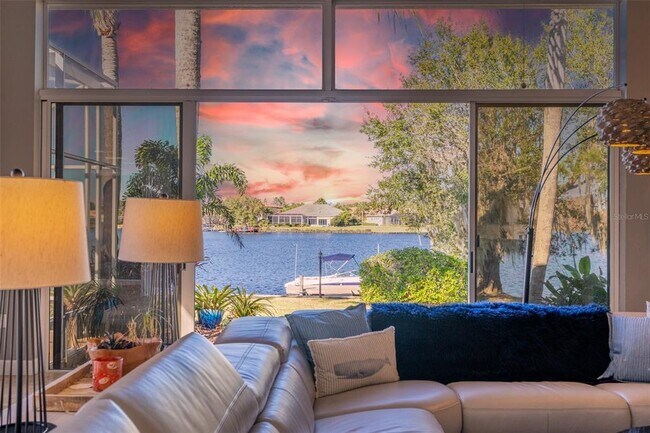 Foto del edificio - 10525 Cory Lake Dr