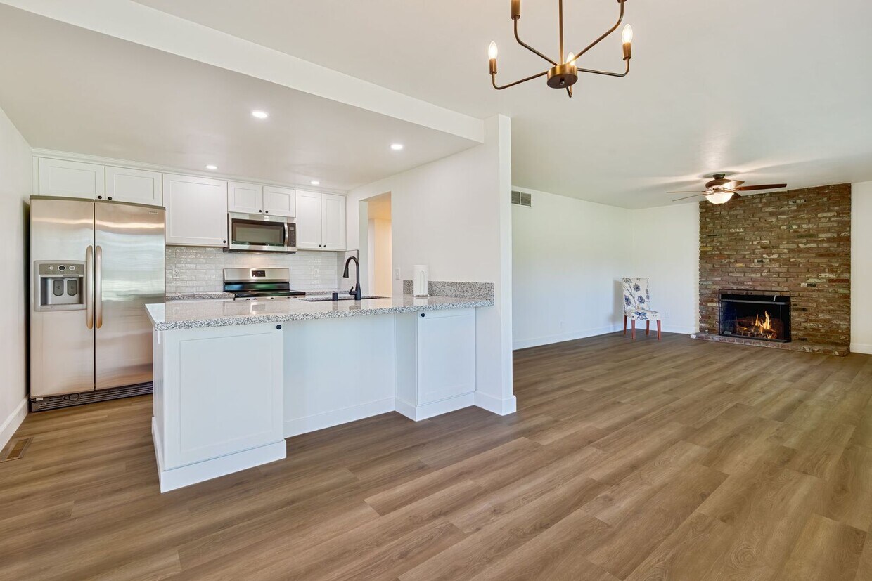 Foto principal - 7435 Fairway Two Ave