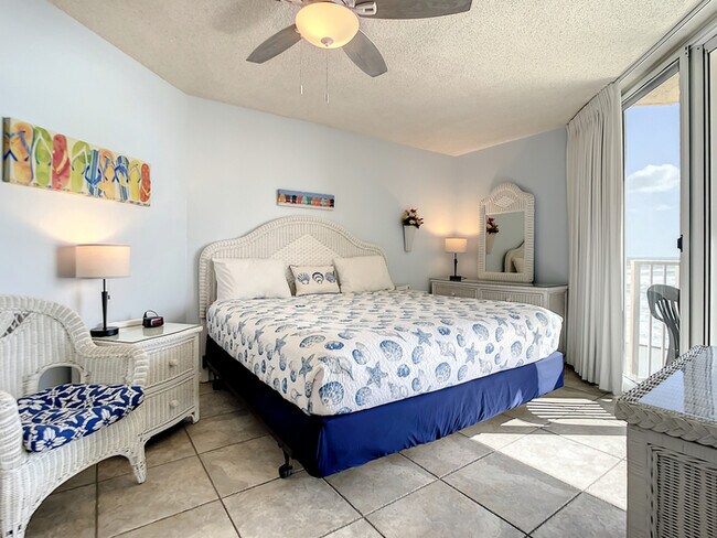 Building Photo - Oceania Beach Club 403