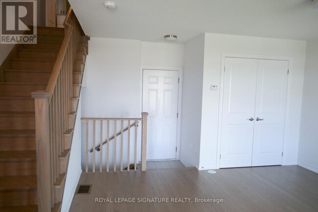 Building Photo - 49 Sorbara Wy