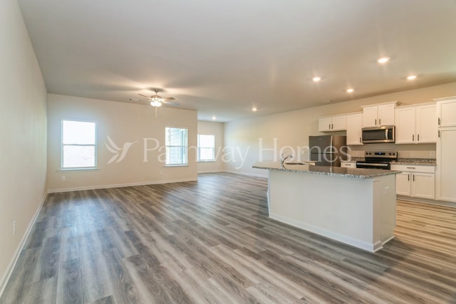 Building Photo - 630 Mackenzie Cv