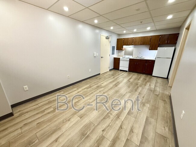 Building Photo - 622 17th St