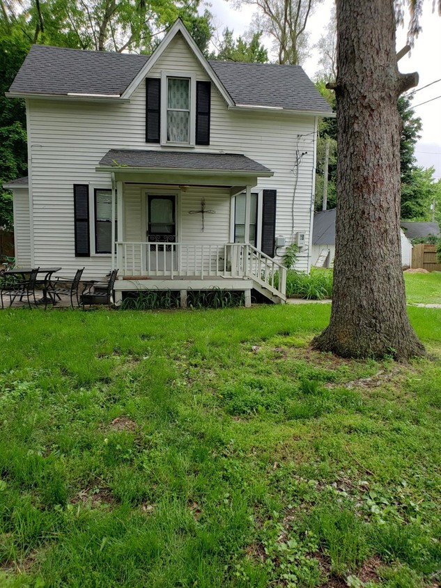 Primary Photo - 735 Brighton Lake Rd