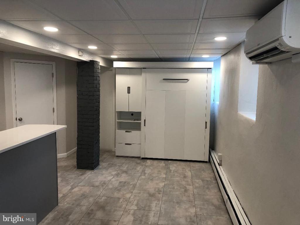 Primary Photo - 6 Ferry St