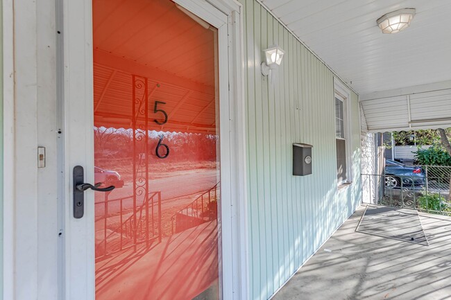 Building Photo - 2 Bedroom 1 Bathroom Home in Dunean. Conve...