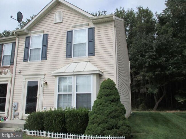 Building Photo - 71 Guilford Pl