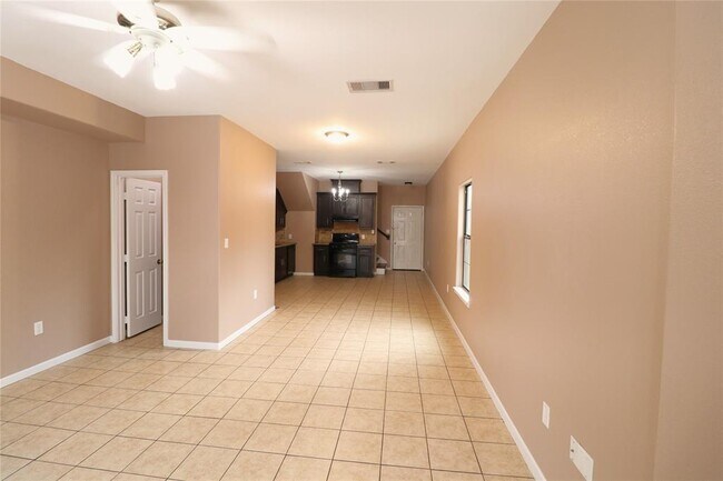 Building Photo - 1718 Roxella St
