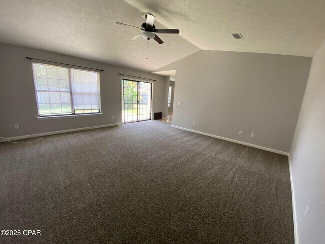 Foto del edificio - 2315 Oakwood St
