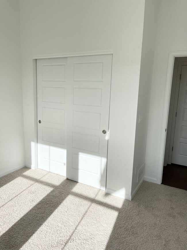 Foto del edificio - Beautiful home for rent between Parker and...