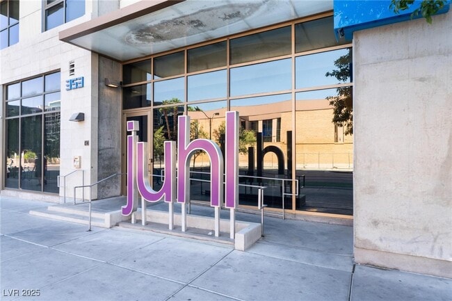 Building Photo - 353 E Bonneville Ave