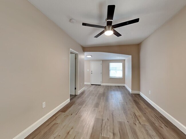 Foto del edificio - 1304 Williams Ave