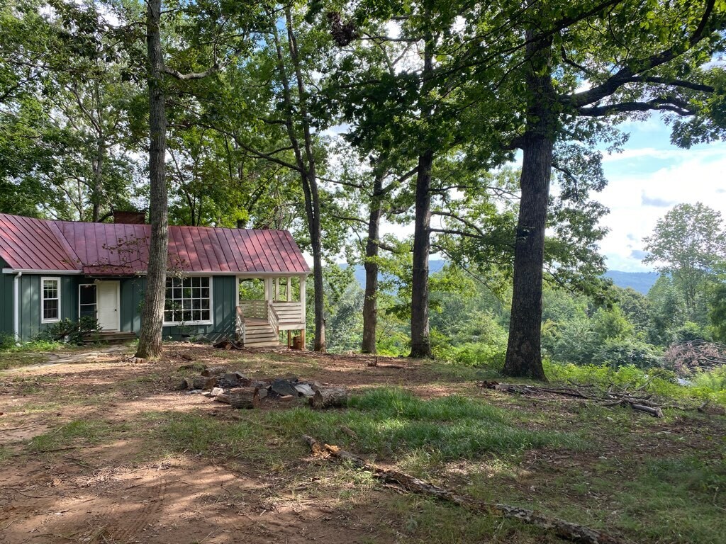 Charlottesville, 
                        , –