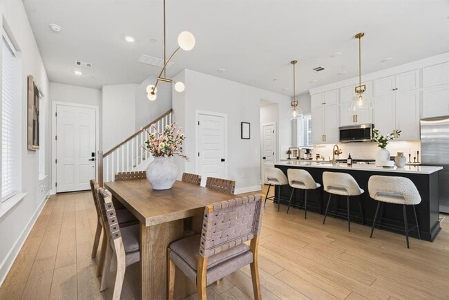 Building Photo - 606 Terrier Trl