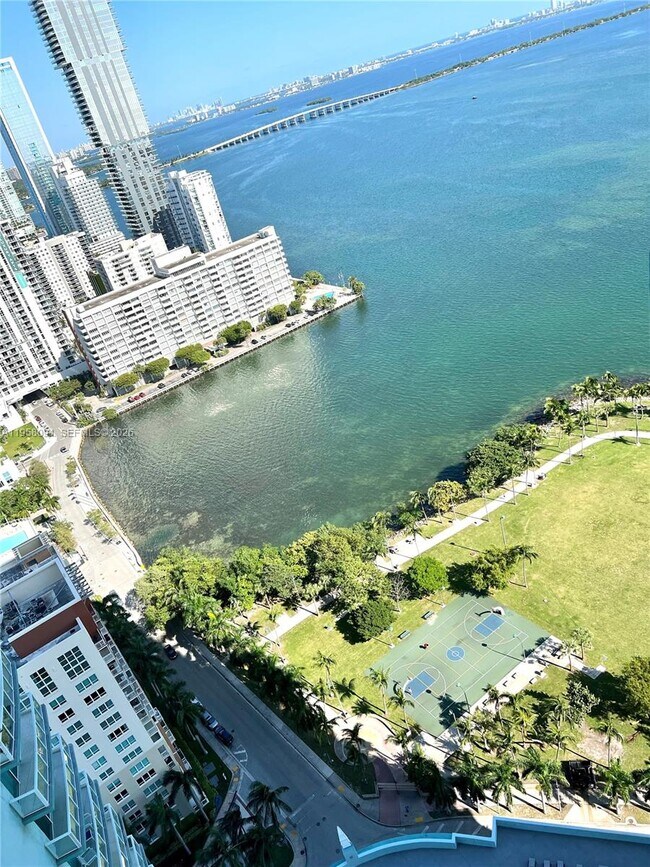 Building Photo - 1900 N Bayshore Dr