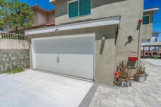Building Photo - Accessory Dwelling Unit -  2 Bedroom Unit ...