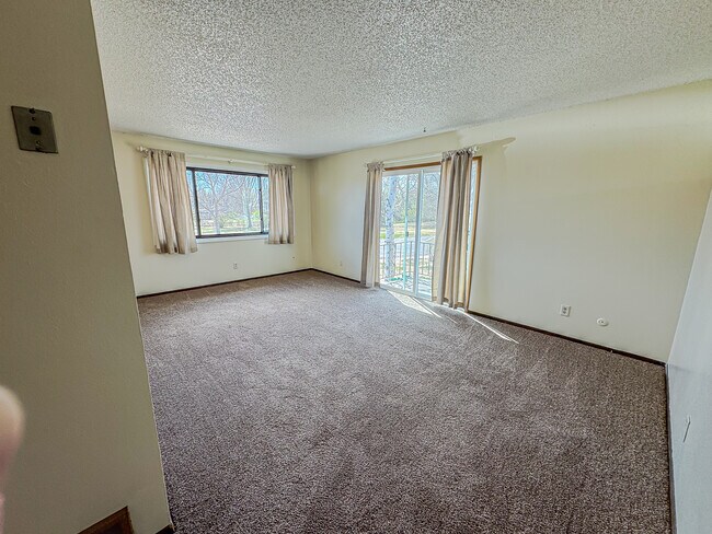 Foto del edificio - 526 Melton St