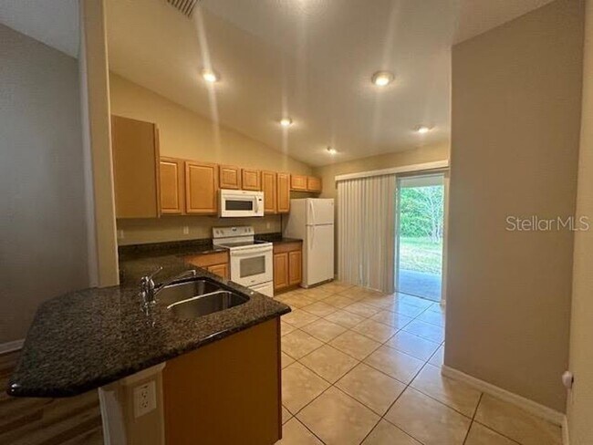 Building Photo - 61 Pine Haven dr