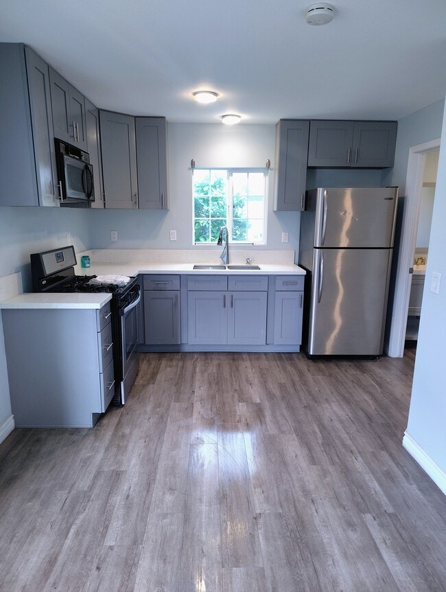 Building Photo - 3530 Las Tunas Pl