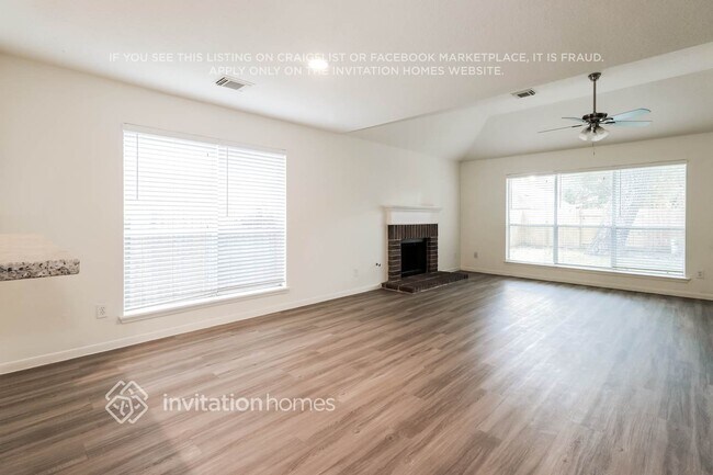 Foto del edificio - 5742 Forest Timbers Dr