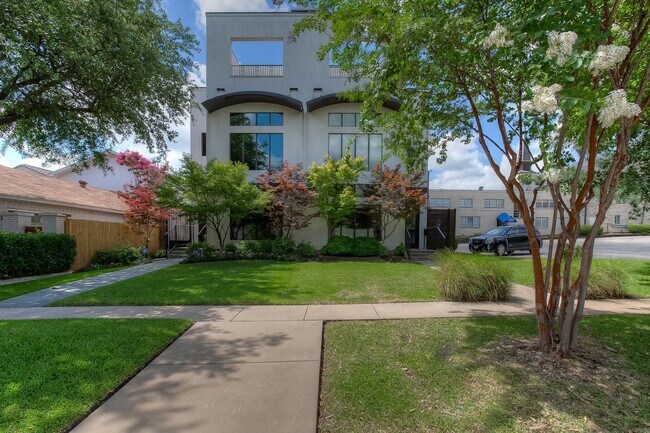 Foto del edificio - 3 br, 2.5 bath House - 4719 Dexter Ave.