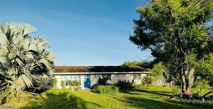 Building Photo - 455 Trader Rd