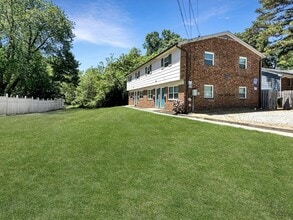 Building Photo - 1432 Ardmore Dr