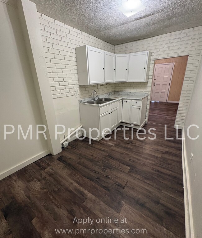 Foto del edificio - 2 Bedrooms / 1 Bathroom House