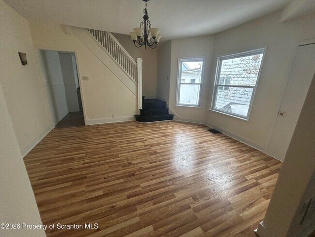 Foto del edificio - 610-610 N Sumner Ave