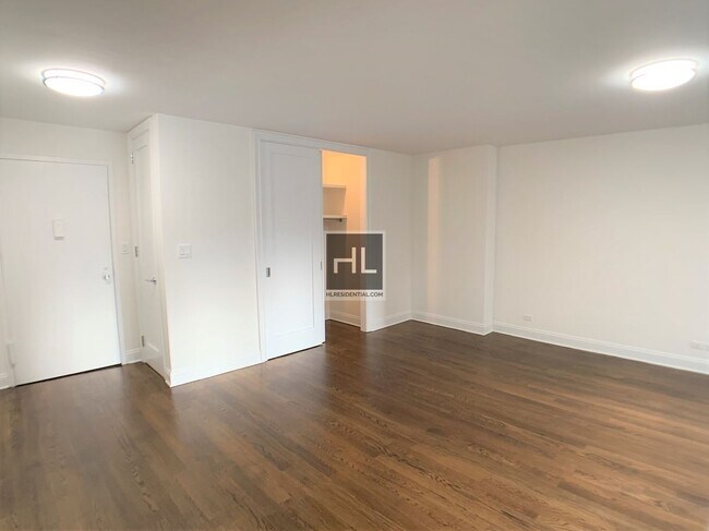 Foto del edificio - Luxury 5th Avenue 1 Bedroom - Available Now
